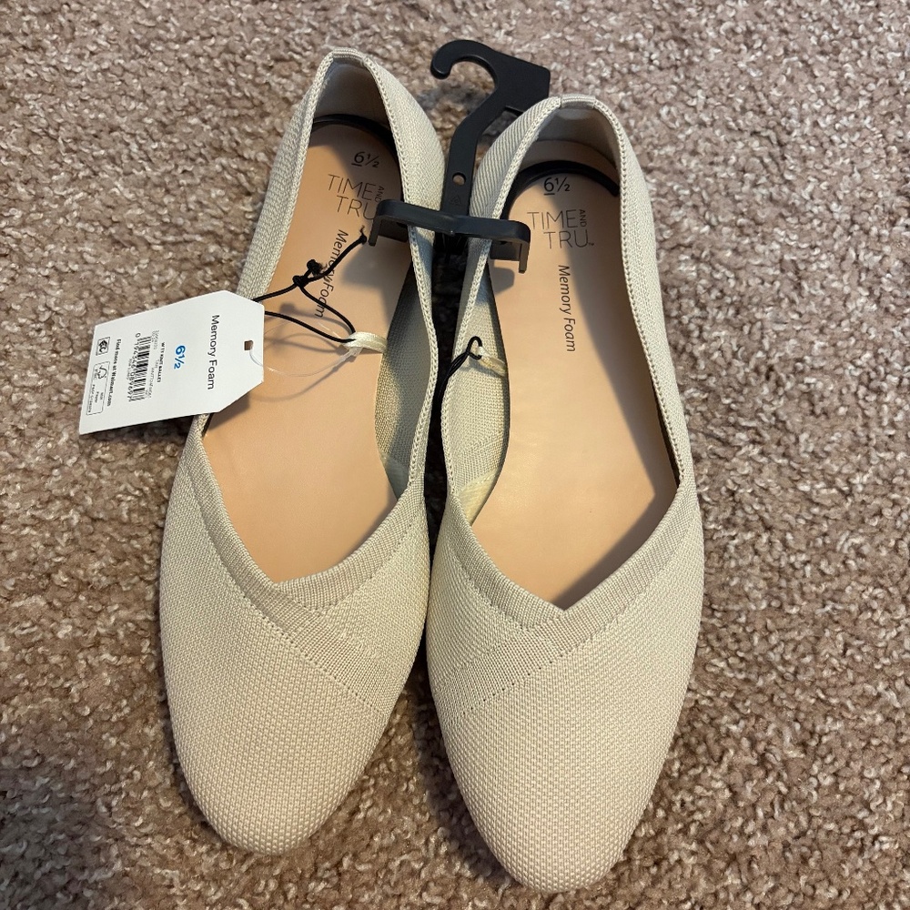 🛍️ NWT 🛍️ CUTEST KNIT FLATS 💛 Women's 6.5